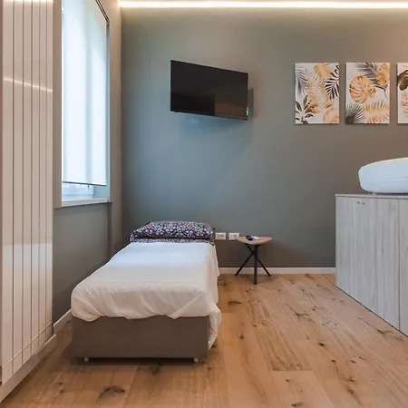 Suite Corso Italia Con Balcone Nel Cuore Di Trieste Apartment Trieste