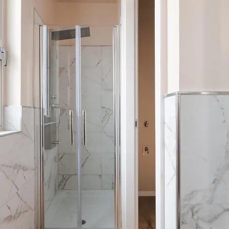 Apartment Suite Corso Italia Con Balcone Nel Cuore Di Trieste *