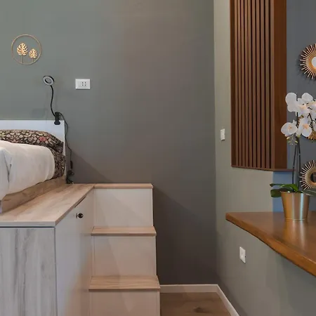 Corso Italia Con Balcone Nel Cuore Di *