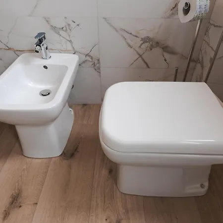 Corso Italia Con Balcone Nel Cuore Di