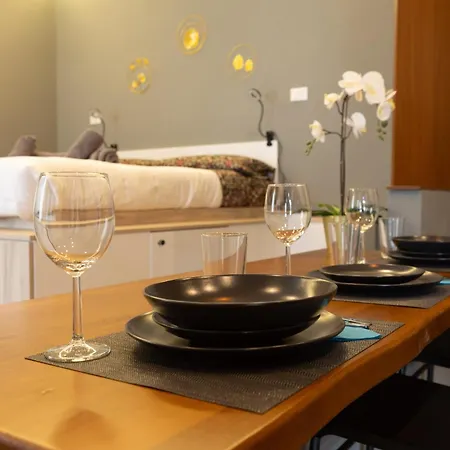 Suite Corso Italia Con Balcone Nel Cuore Di Trieste Apartment *