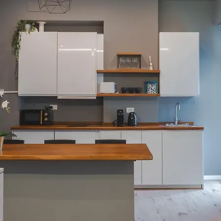 Apartman Corso Italia Con Balcone Nel Cuore Di