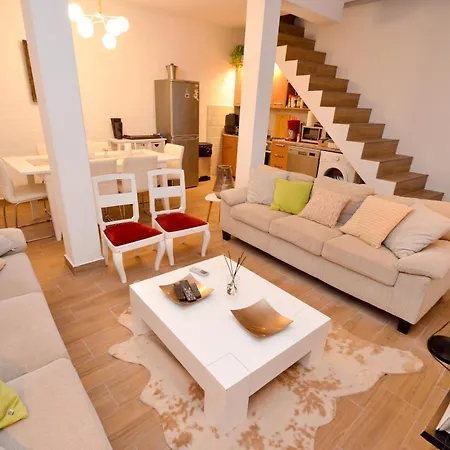 Apartment Suite Corso Italia Con Balcone Nel Cuore Di Trieste