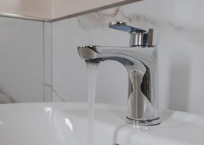 Corso Italia Con Balcone Nel Cuore Di Appartamento *