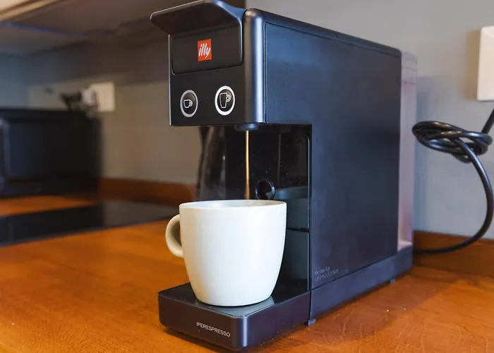 Corso Italia Con Balcone Nel Cuore Di