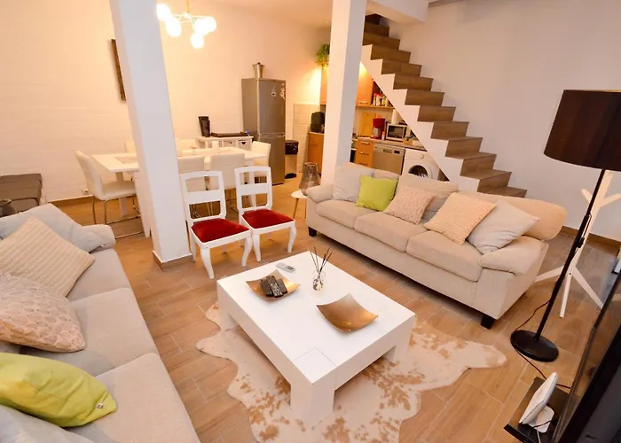 Appartamento Corso Italia Con Balcone Nel Cuore Di