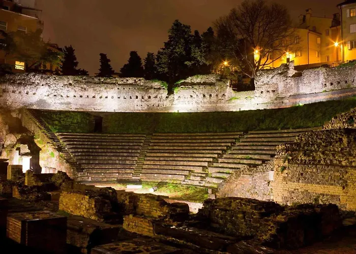 Corso Italia Con Balcone Nel Cuore Di